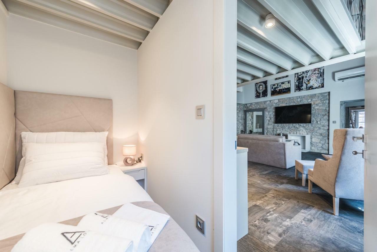 Appartamento Alma Lofts Zara Esterno foto
